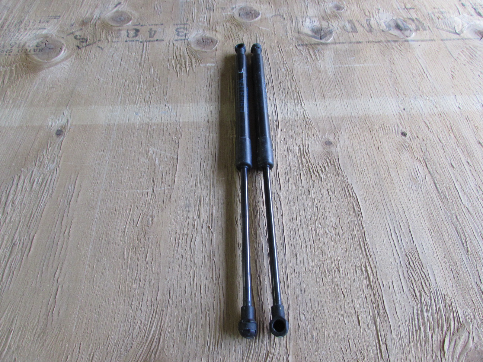 Lot De 2 Vérins à Gaz Pour Capot BMW Série 3 E90 E91 E92 E93 M3 (2006-2013)